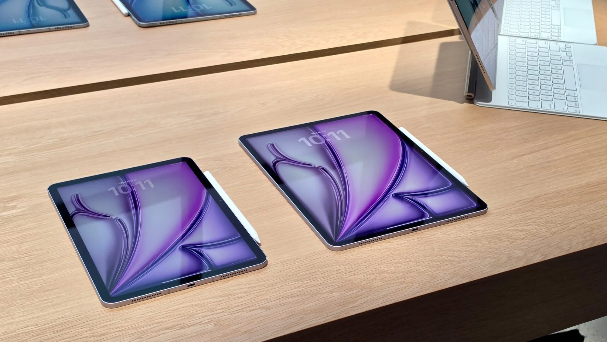 two m4 ipad airs on display